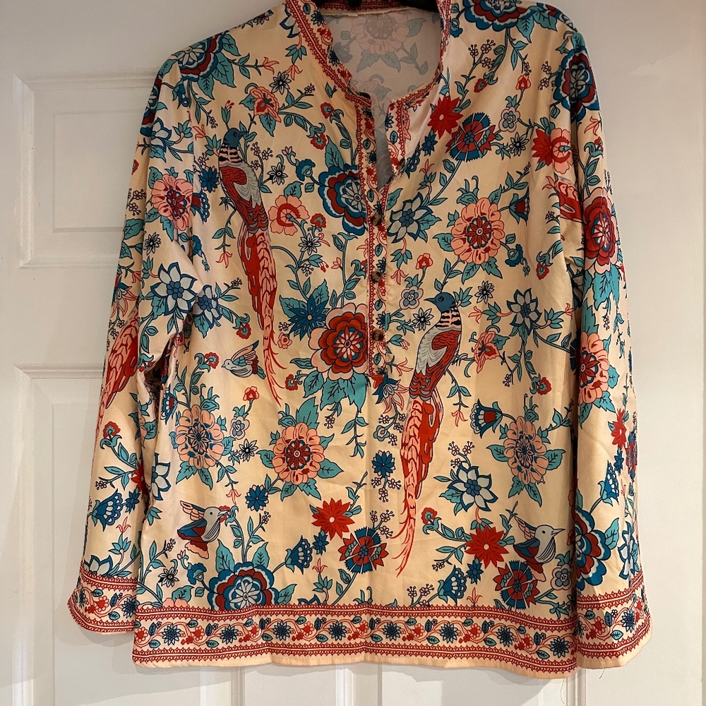 Satin Blouse in gold floral